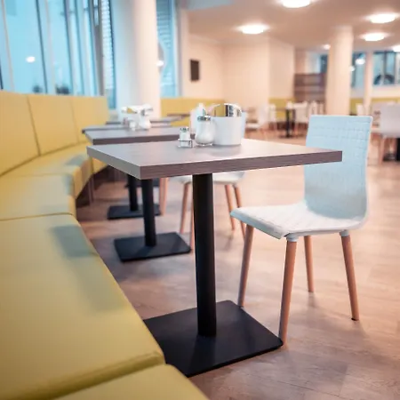 Tulip Messe 4* München