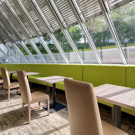 Tulip Messe 4* Μόναχο